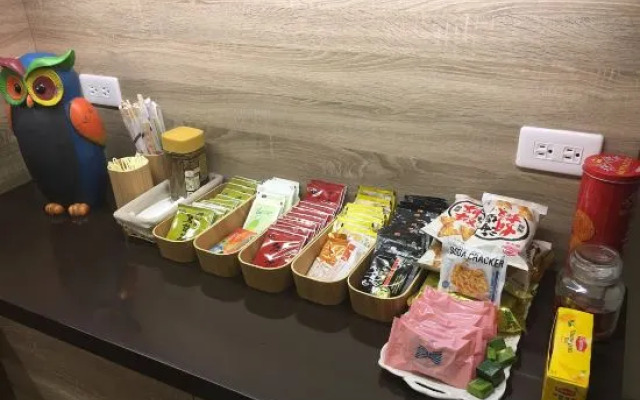 Fall In Love With Paris Hostel