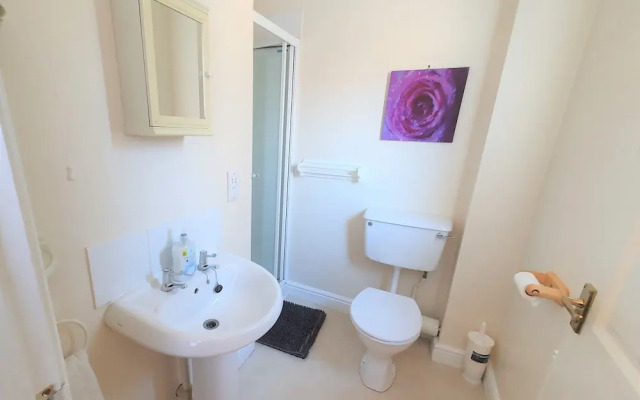 2-bedroom House Near Town With Superfast Wi-fi