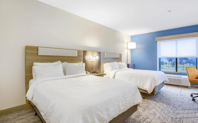 Holiday Inn Express Gulfport Beach by IHG