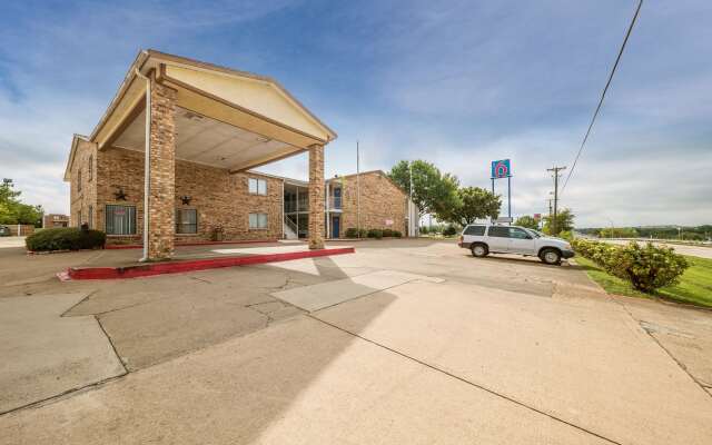 Motel 6 Dallas - Red Oak