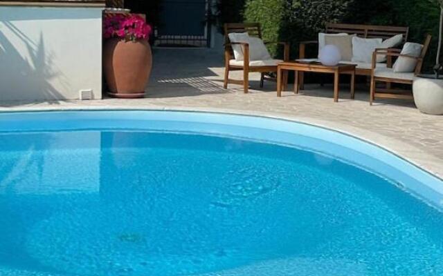 Elegante Appartamento Con Piscina Ad Uso Esclusivo