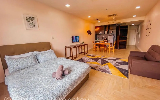 Crown8 Suite (Sunrise & City View)@Empire City