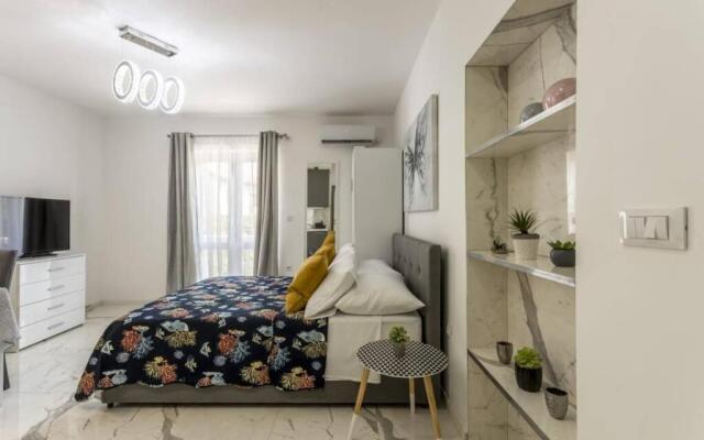 Royal Platinum Studio Apartment