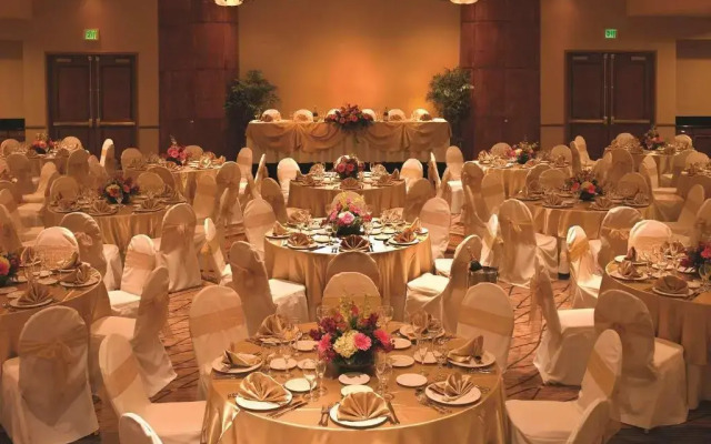 Doubletree By Hilton Hotel Claremont