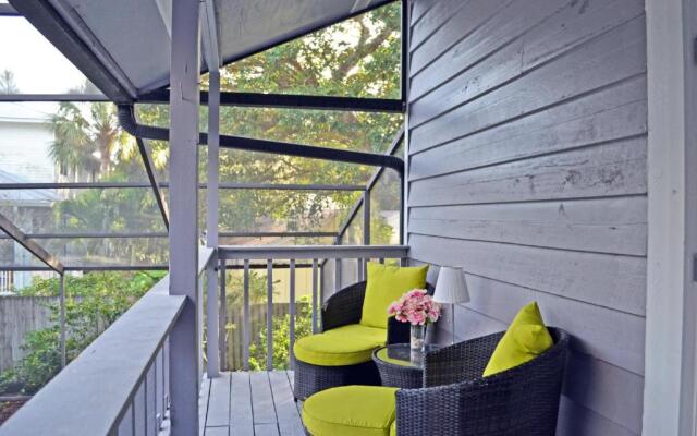 Shell Beach - The Treehouse 210