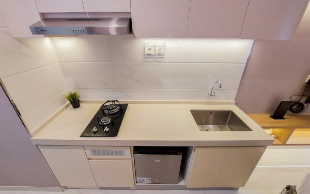 Scenic Designed And Comfy Studio At Sky House Bsd Apartment