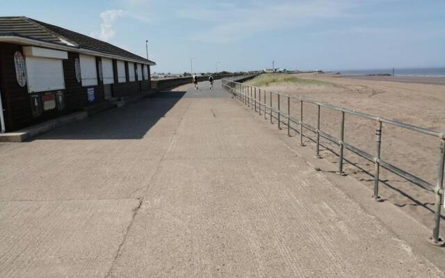 Beachside, Family-friendly, WiFi, 8 berth Caravan 133