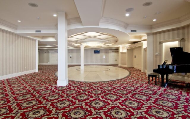 Holiday Inn Hotel & Suites St. Catharines Conference Center by IHG