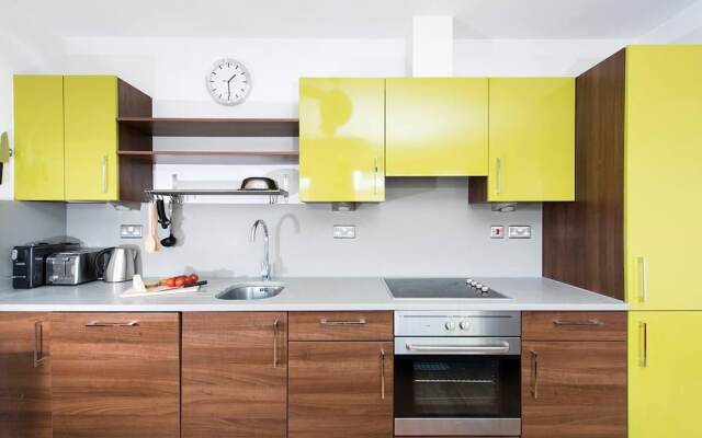 Stylish 2BR flat with balcony, near King’s Cross!