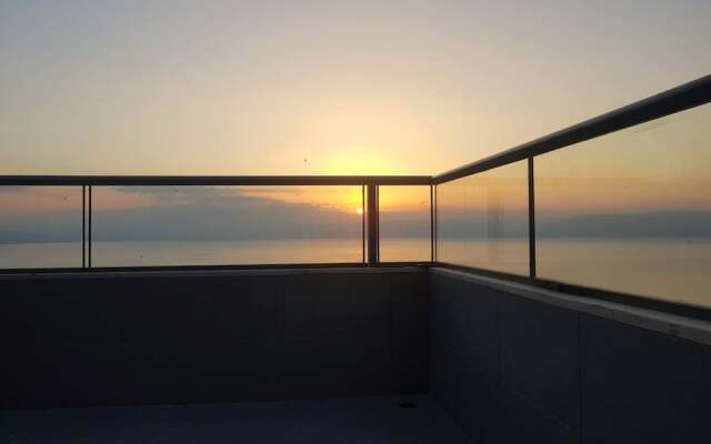 Galilee Triple Terrace