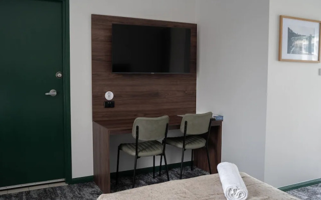 Wallaby Hotel