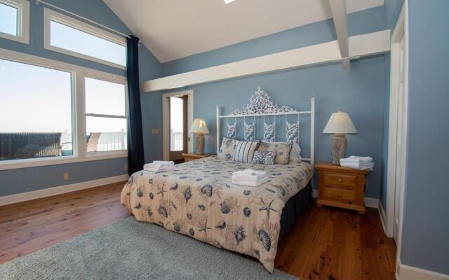 2-story 5 Bed, 5.5 Bath Oceanfront Home Sleeps 18, 4-seat Golf Cart is Included