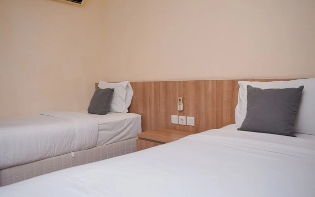 Comfy and Minimalist Studio (No Kitchen) Apartment Great Western – Guest Rooms – Tangerang