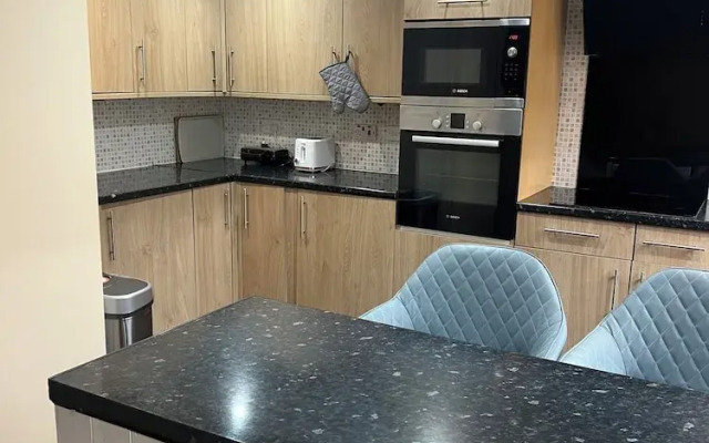 Cozy Basildon Retreat With 3 Bedrooms Free Parking