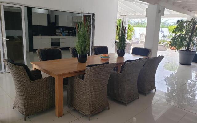 Palm Beach 34 Suitable for 8 Persons 4 Bedrooms 4 Bathrooms