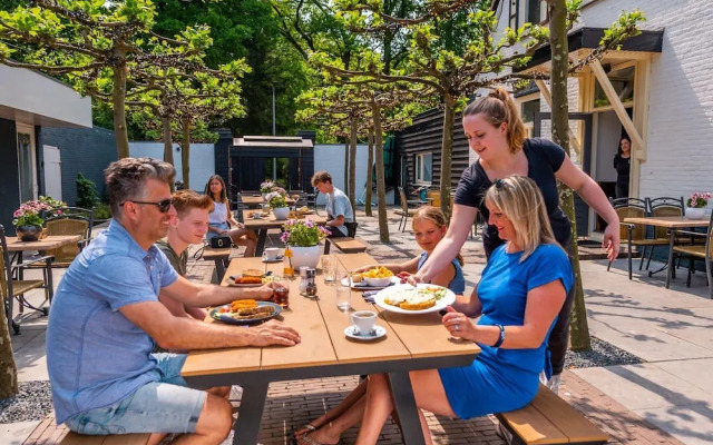 Luxury Villa in Arnhem With Parking