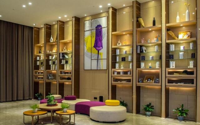 Lavande Hotel Yibin University City Exhibition Center