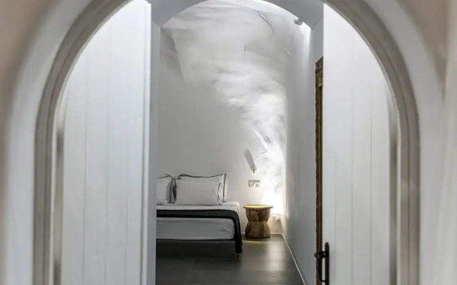 Numa Santorini