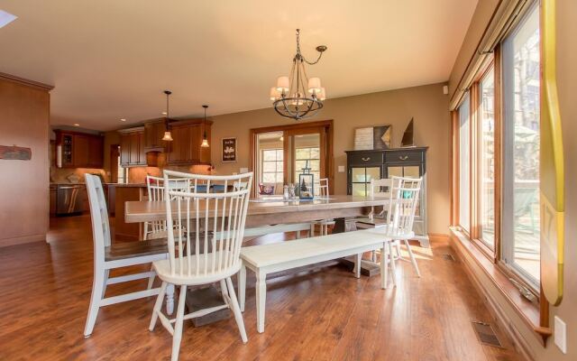 Endless Summers ~ Fabulous oasis with a designer’s touch!