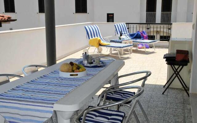 ATTICO BLU monolocale a 50 mt dal mare