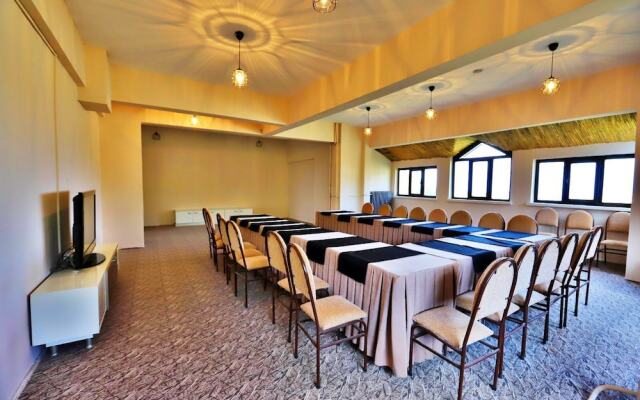 Karbeyaz Hotel & Resort