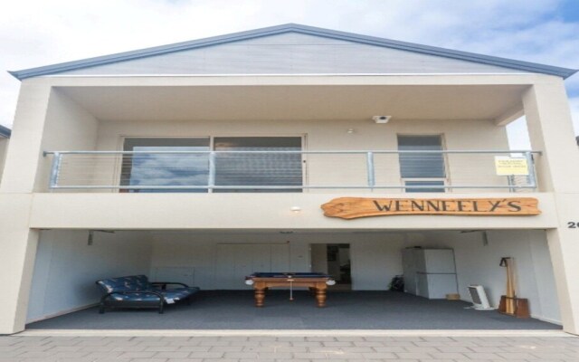 Wenneelys - 26/45 St Andrews Boulevard