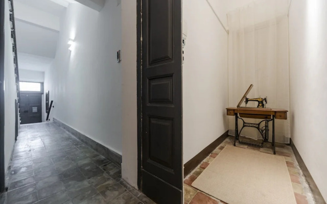 Urban Garden Apartment