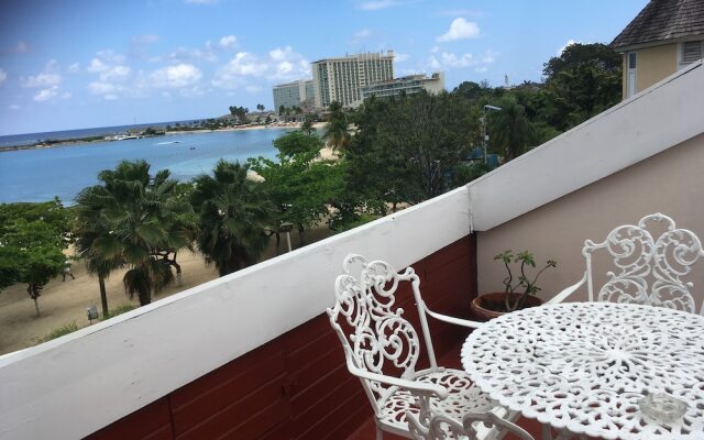 Private 2 Bedroom Beachfront Penthouse Condo Ocho Rios, Jamaica