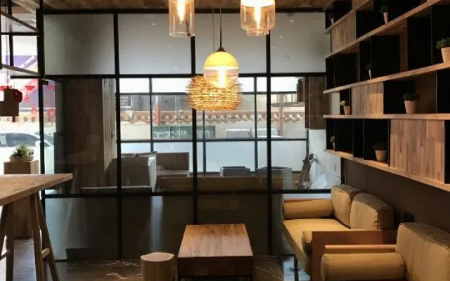 V8 Yiju Hotel (Guangzhou Railway Station)