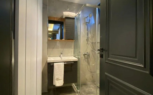 B&C Luxury Residance