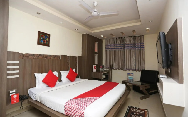 Hotel Trident Inn by OYO Rooms