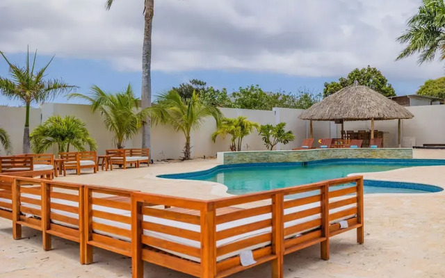 Charming Cunucu Home Pvt Pool Outdoor Kitchen