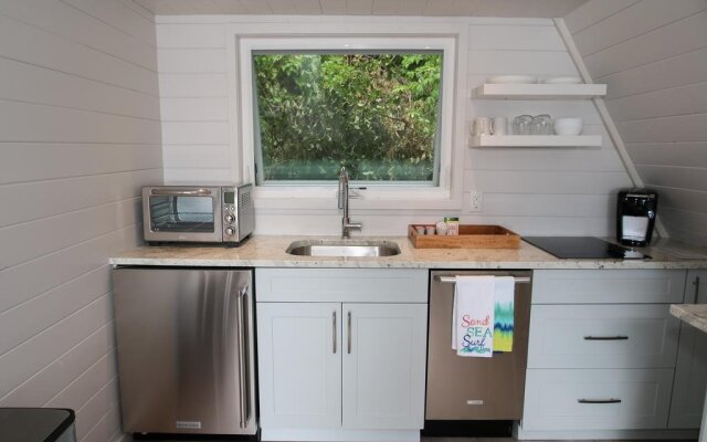 Duffin Cove Oceanfront Lodging