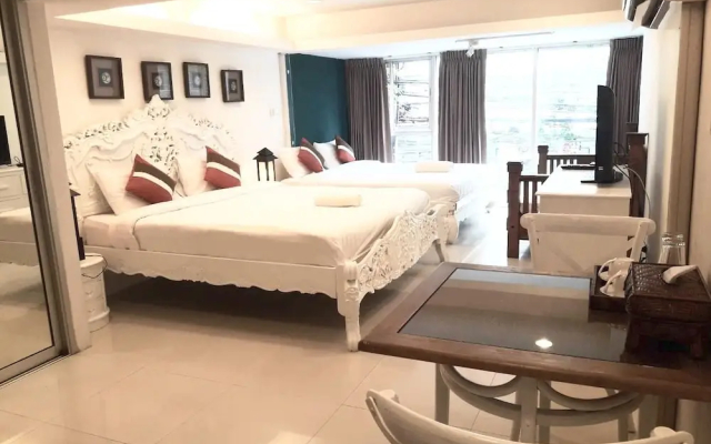 39 Living Bangkok