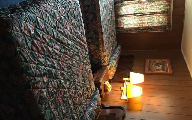 M and M Motel