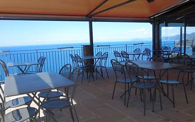 Hotel La Giada Del Mesco