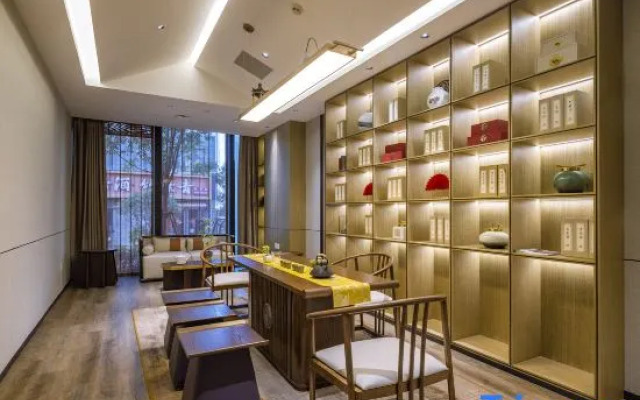 Pingdingshan Pingfa Maison New Century Hotel