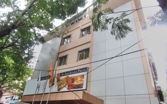 OYO 15781 Shree Adiga Residency