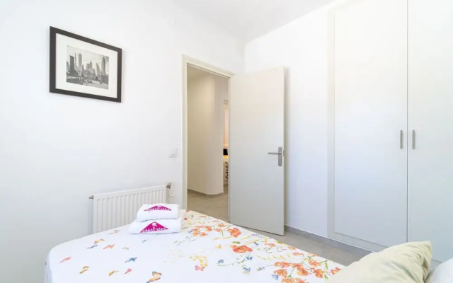 Apartment in Empuriabrava Near Beach