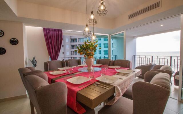 910-3000 Grand Venetian P.V.