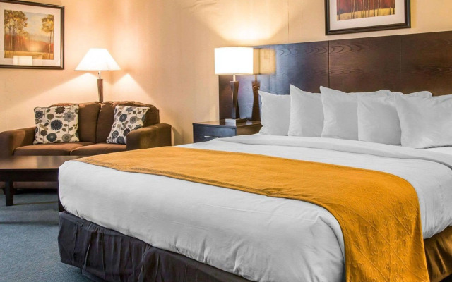 Quality Inn & Suites Escanaba North