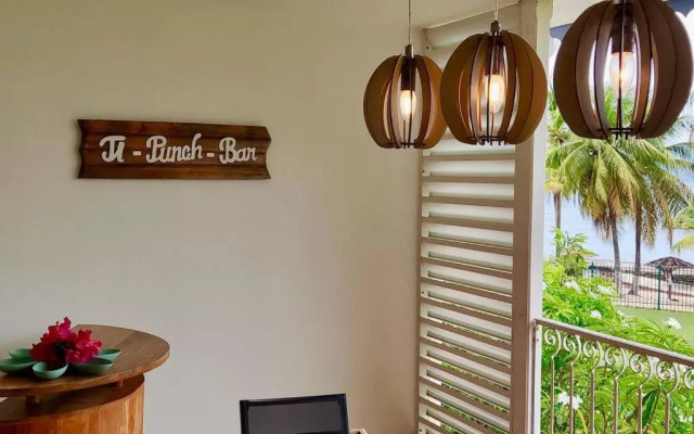 Ti Punch Appartement pied dans l'eau avec piscine