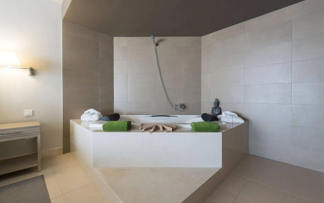 Hotel HD Beach Resort & SPA