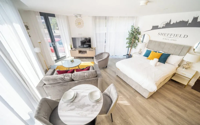 Priestley House Apartment - City Retreat