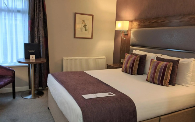 Cotswold Lodge Hotel