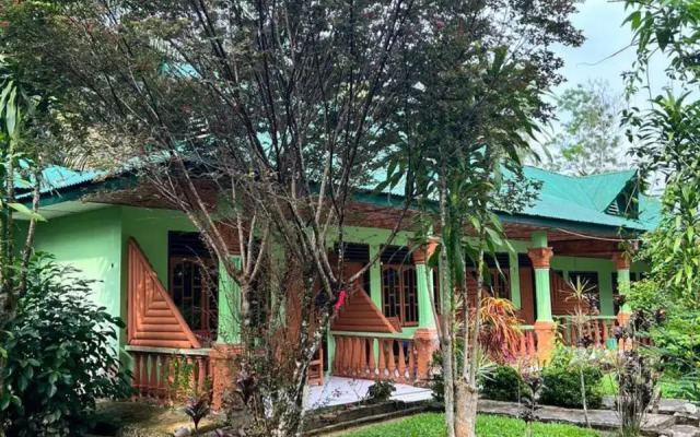 Wisma Batu Mandi and Jungle trekking