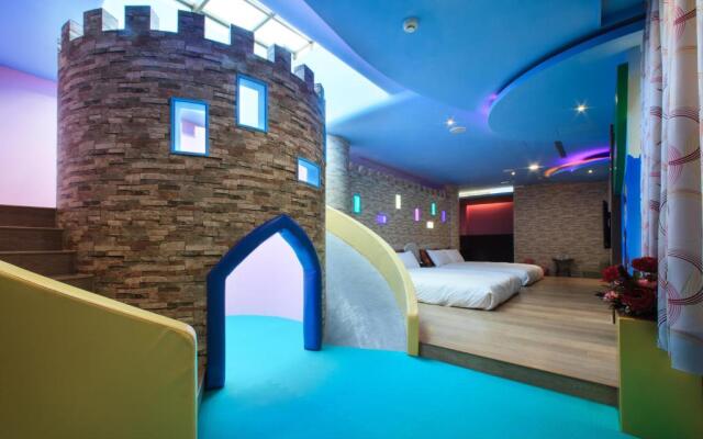 Chen He Spa Motel