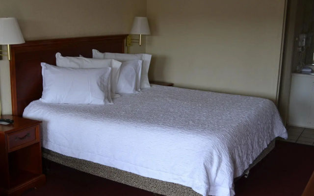 Knights Inn Toledo West