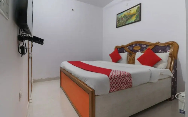 OYO 49701 Abhi Residency White House - Hotel in Λάκναου - Photo 5
