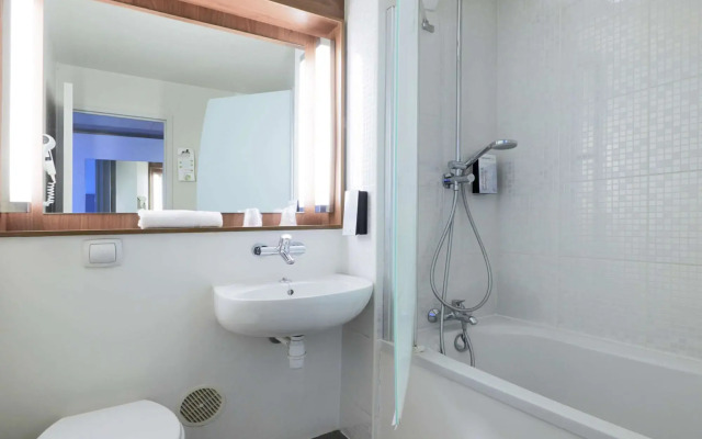 Campanile Caen Mondeville